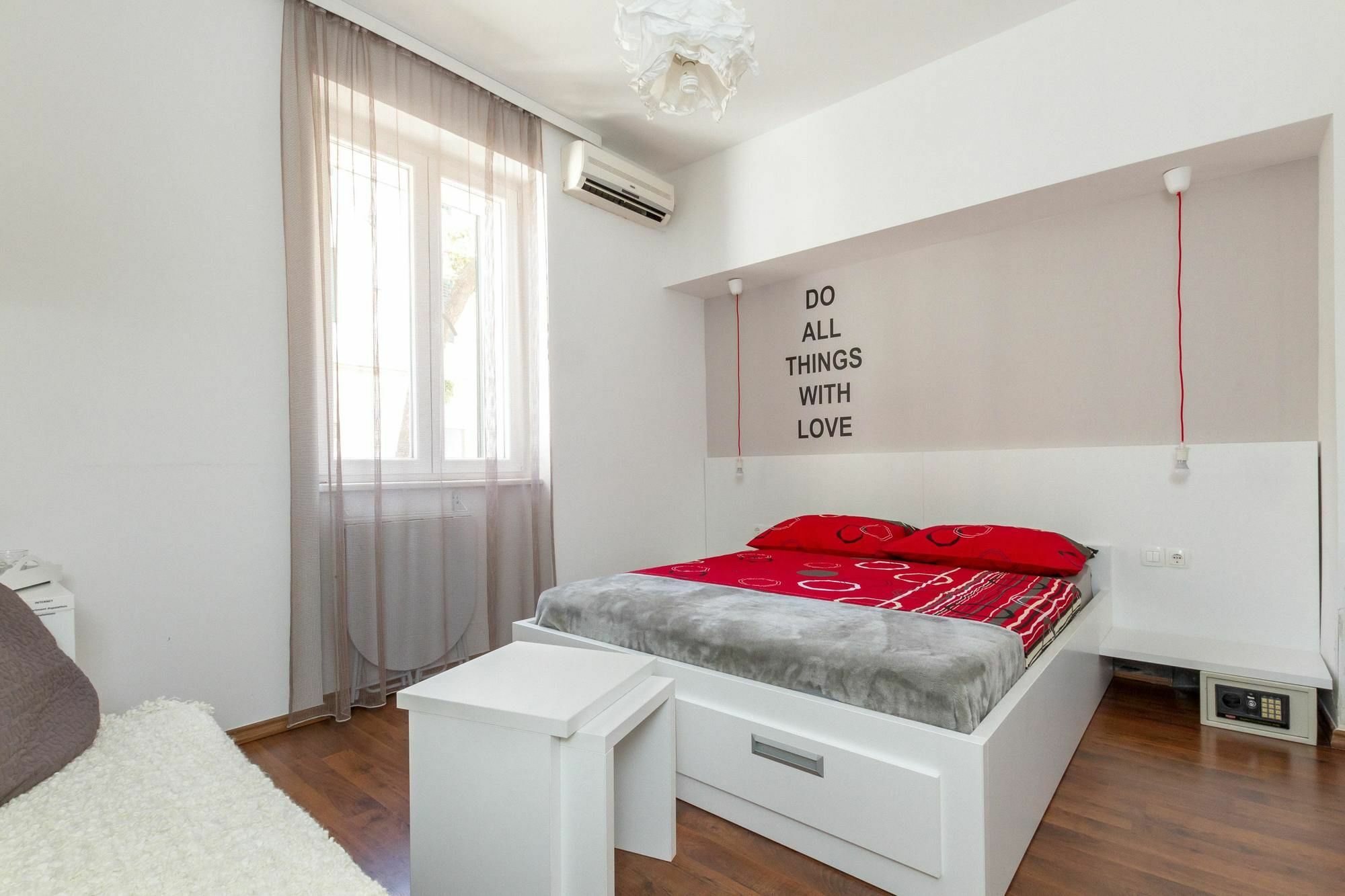 Apartments Aspalathos Сплит Экстерьер фото